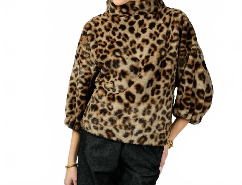 NEW IVY JANE the regal roar fur popover in leopard